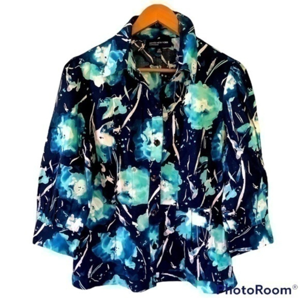 Jones New York Top  Size Large Button down